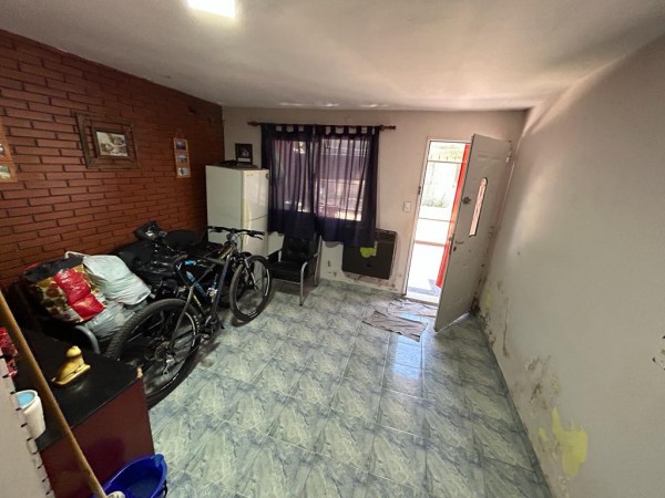 Venta Casa 4 Ambientes en Villa Celina