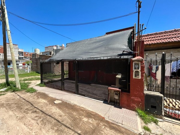 Venta Casa 4 Ambientes en Villa Celina