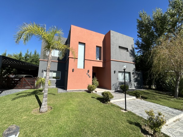 Venta Casa 5 Ambientes en Canning