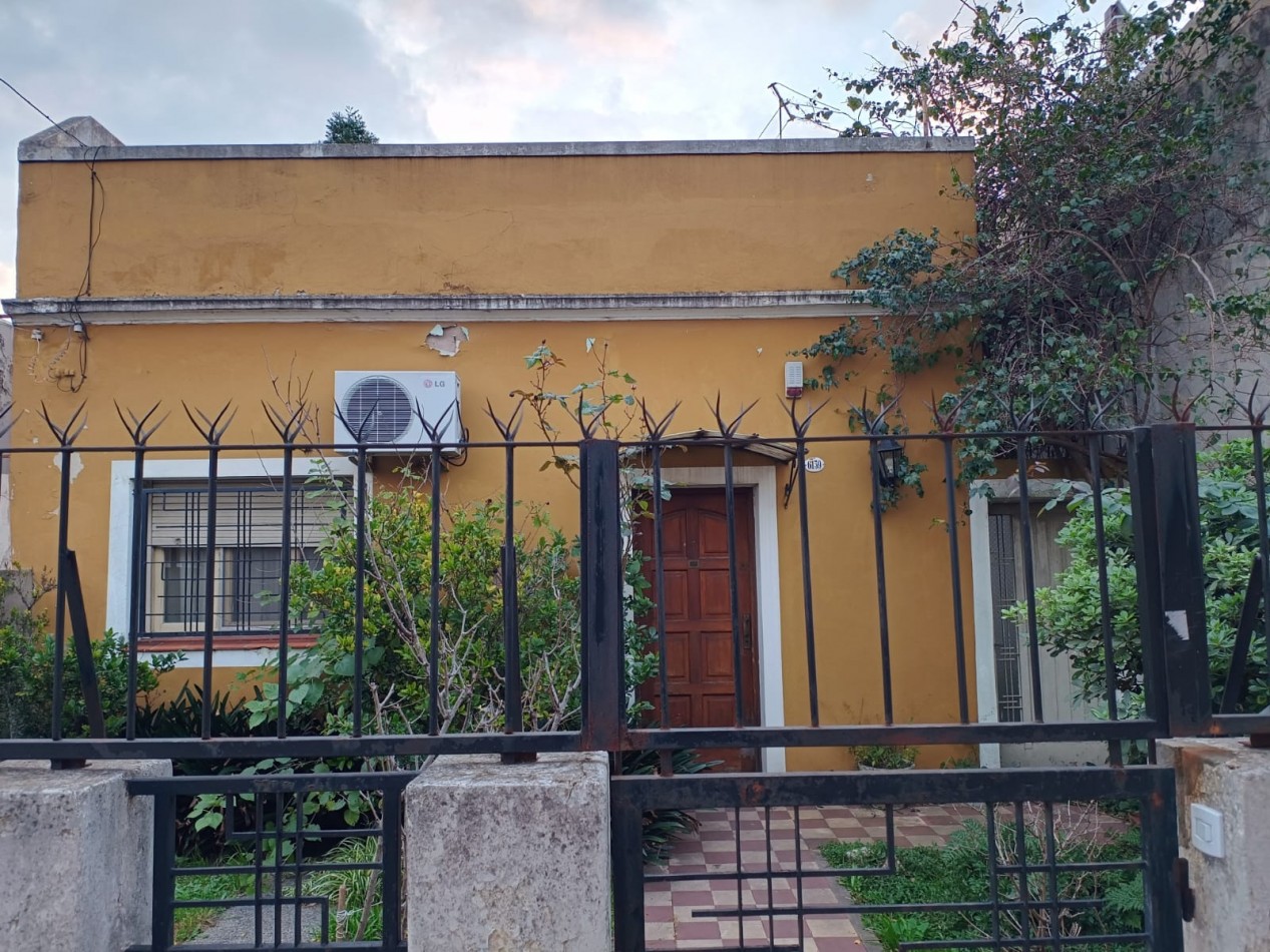 Venta casa 4 ambientes c/ terreno, Villa Lugano