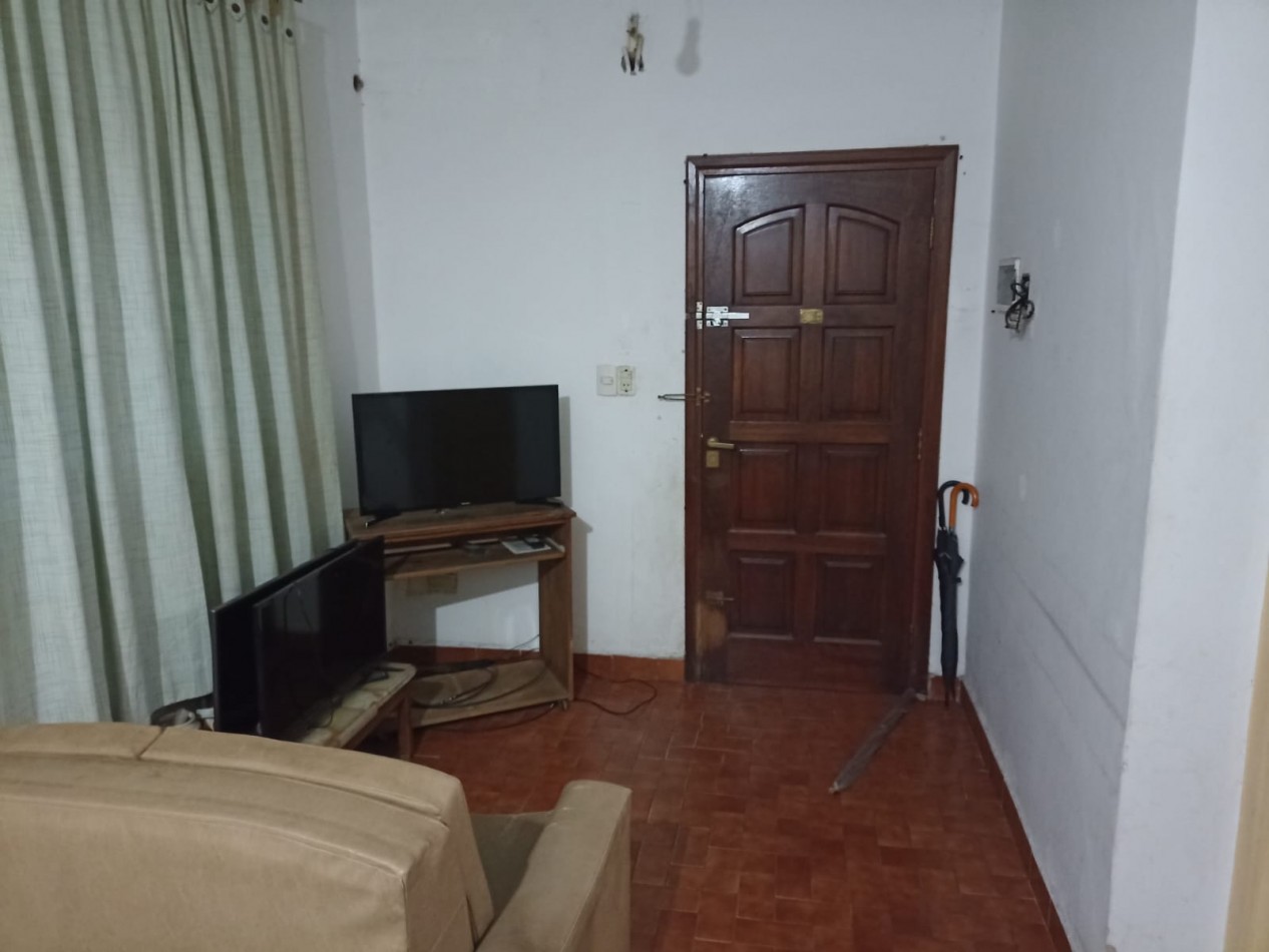 Venta casa 4 ambientes c/ terreno, Villa Lugano