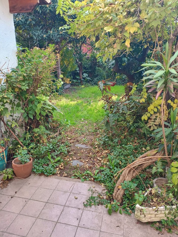 Venta casa 4 ambientes c/ terreno, Villa Lugano