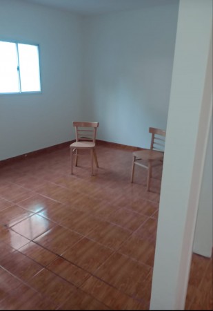 Alquiler Casa 4 Ambientes con amplio patio y 2 baños en Ezeiza