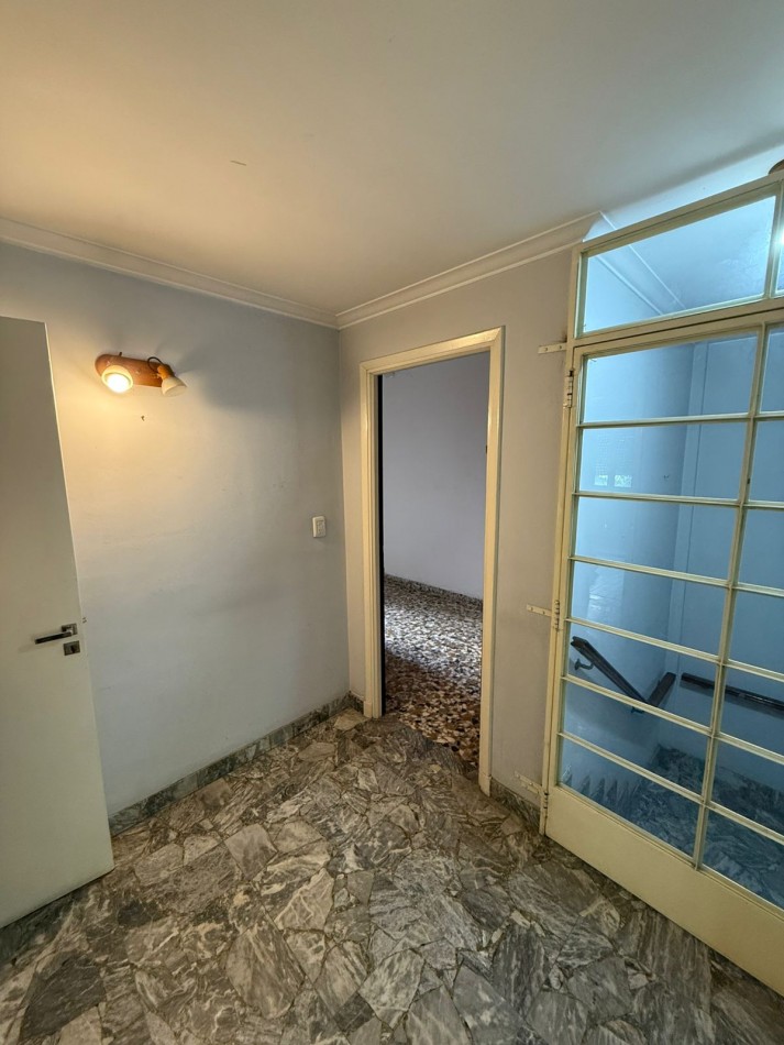 Alquiler PH 5 ambientes, en planta alta, Uso profesional o comercial, Villa Lugano