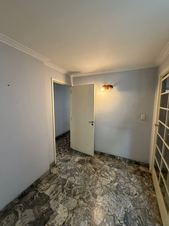 Alquiler PH 5 ambientes, en planta alta, Uso profesional o comercial, Villa Lugano