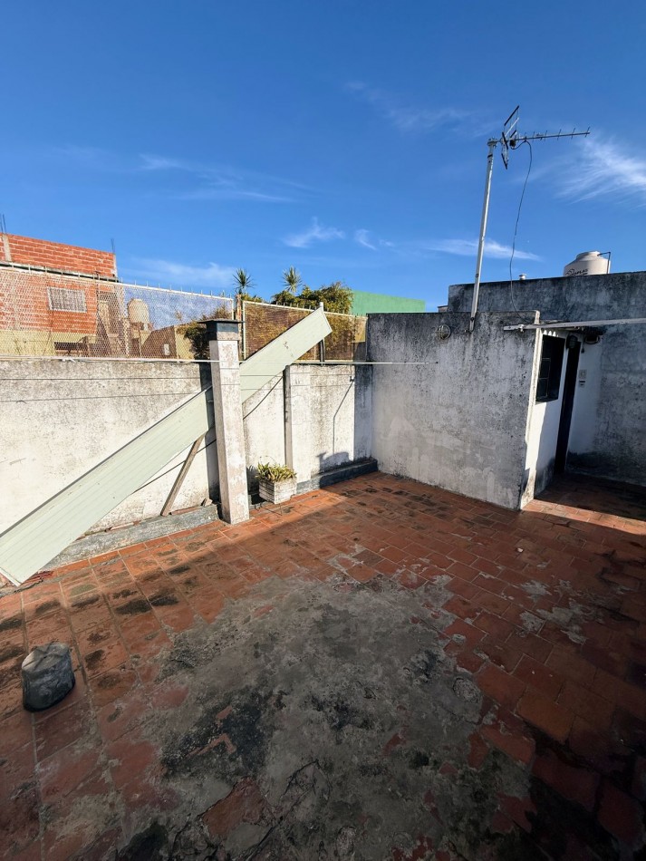 Venta PH de 4 ambientes c/ patio y terraza, Villa Lugano