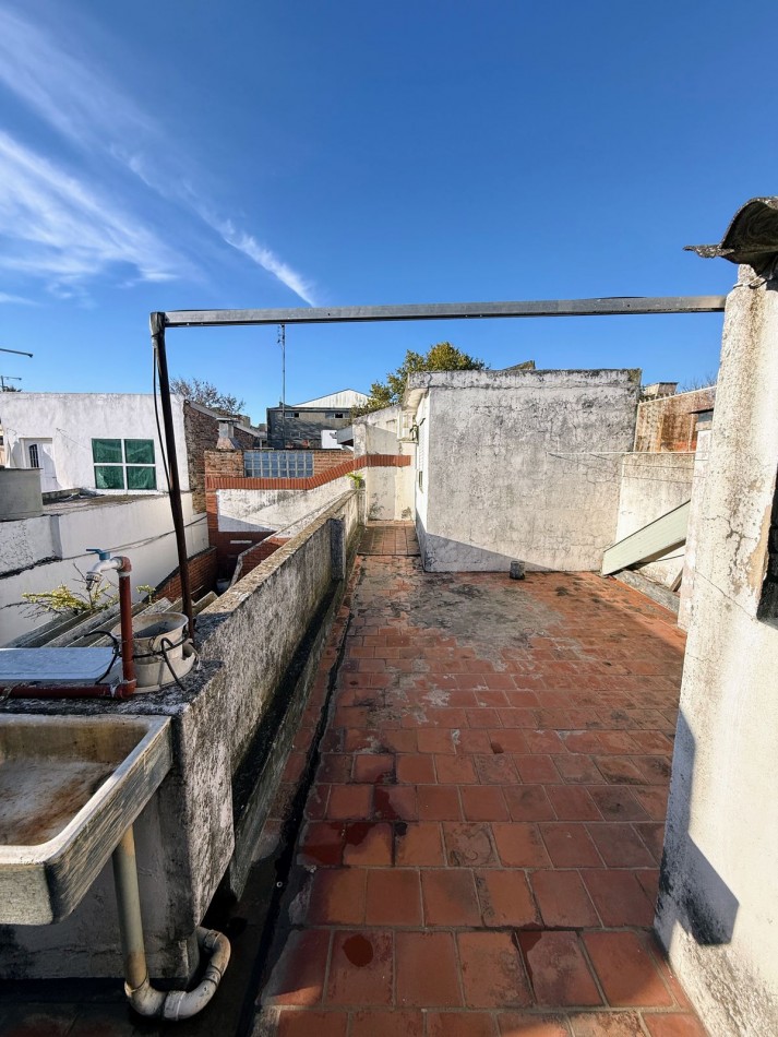 Venta PH de 4 ambientes c/ patio y terraza, Villa Lugano