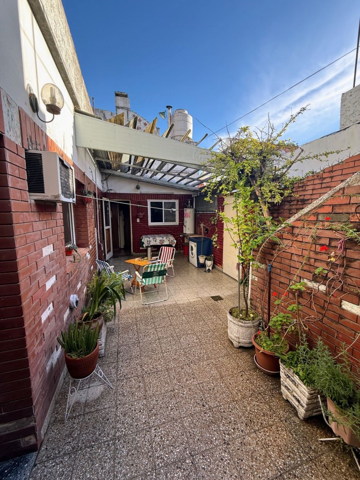 Venta PH de 4 ambientes c/ patio y terraza, Villa Lugano