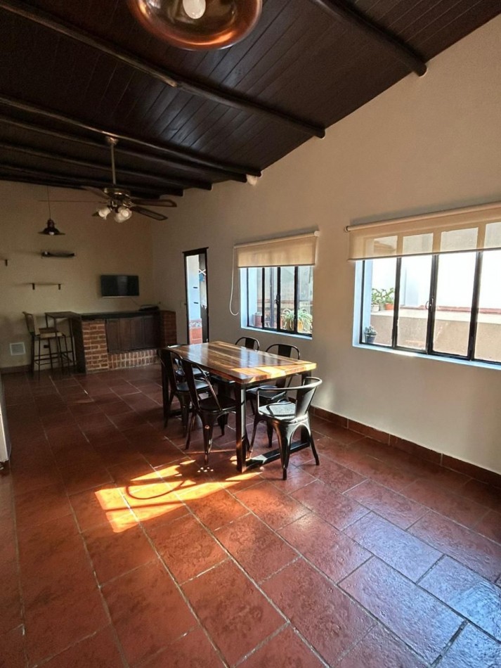 Venta PH, 5 ambientes mas quincho, Flores