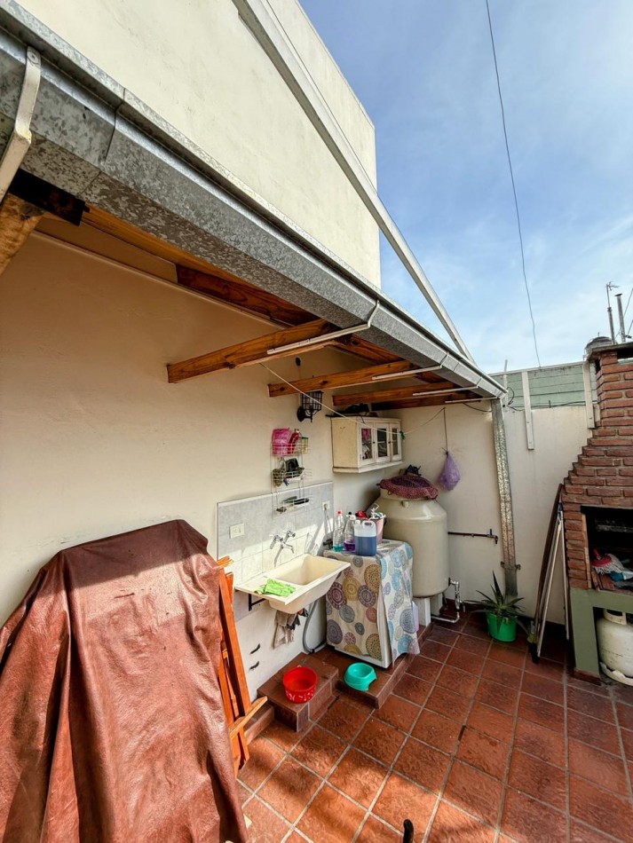 Venta departamento tipo PH, 5 ambientes, Villa Lugano