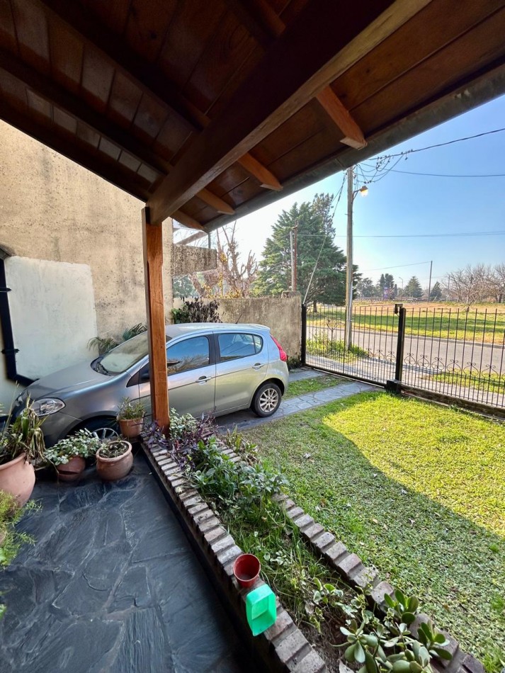 Casa 5amb. c/ Pileta - Lote de 11x25