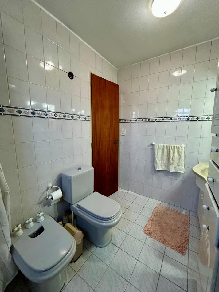 Casa 5amb. c/ Pileta - Lote de 11x25