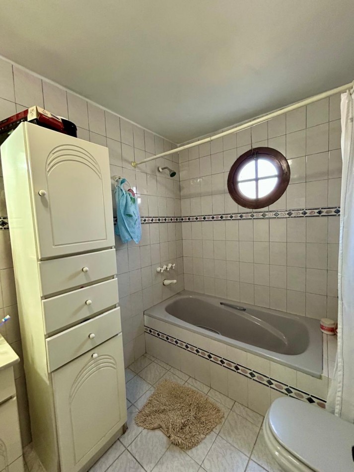 Casa 5amb. c/ Pileta - Lote de 11x25