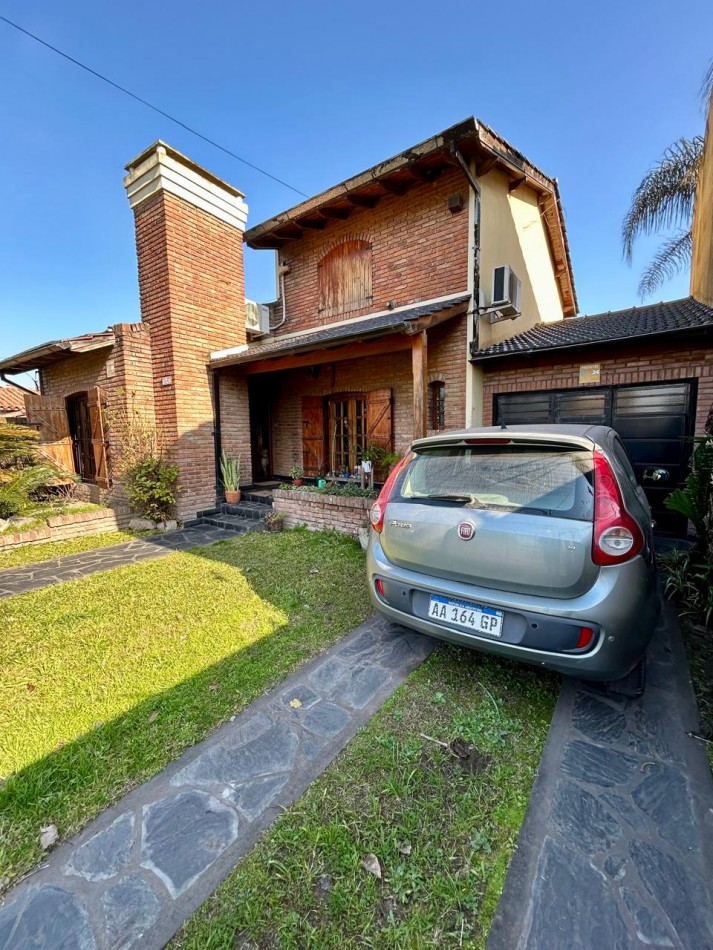 Casa 5amb. c/ Pileta - Lote de 11x25
