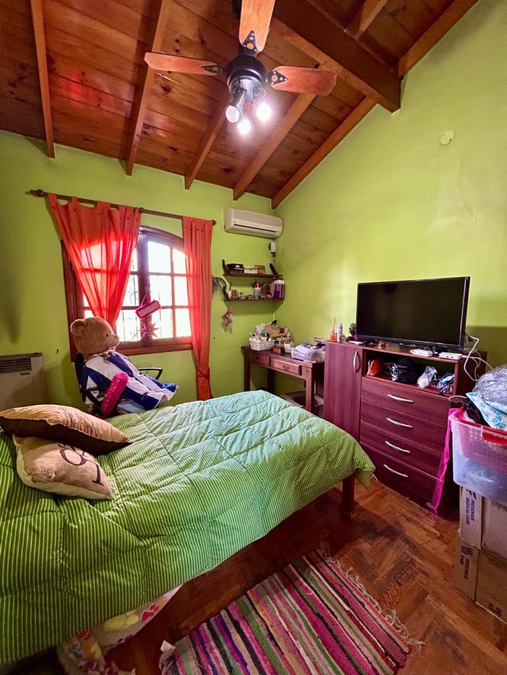 Casa 5amb. c/ Pileta - Lote de 11x25