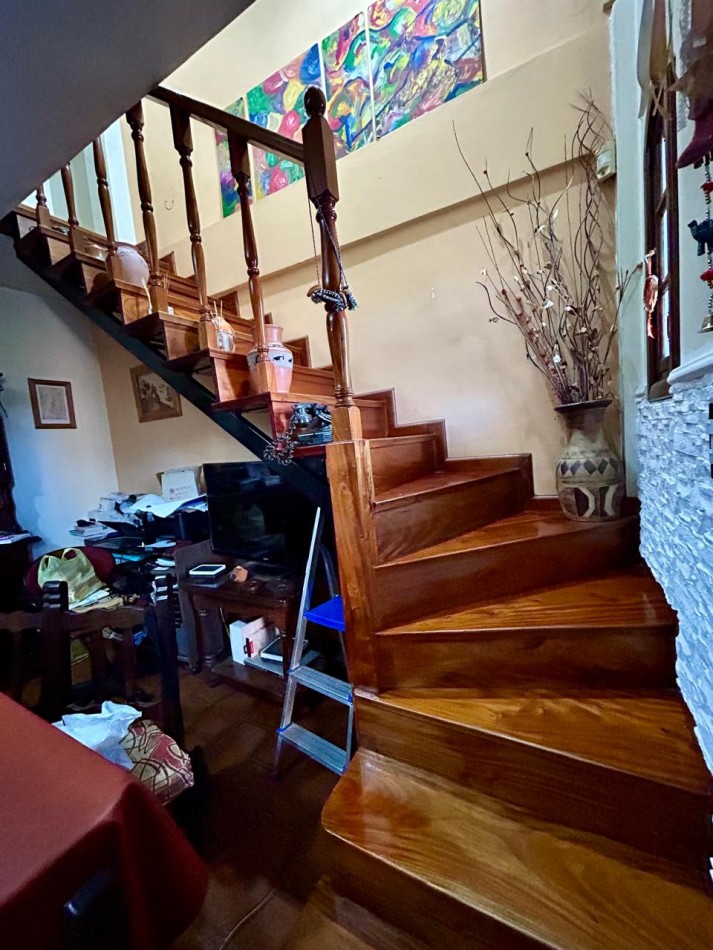 Casa 5amb. c/ Pileta - Lote de 11x25