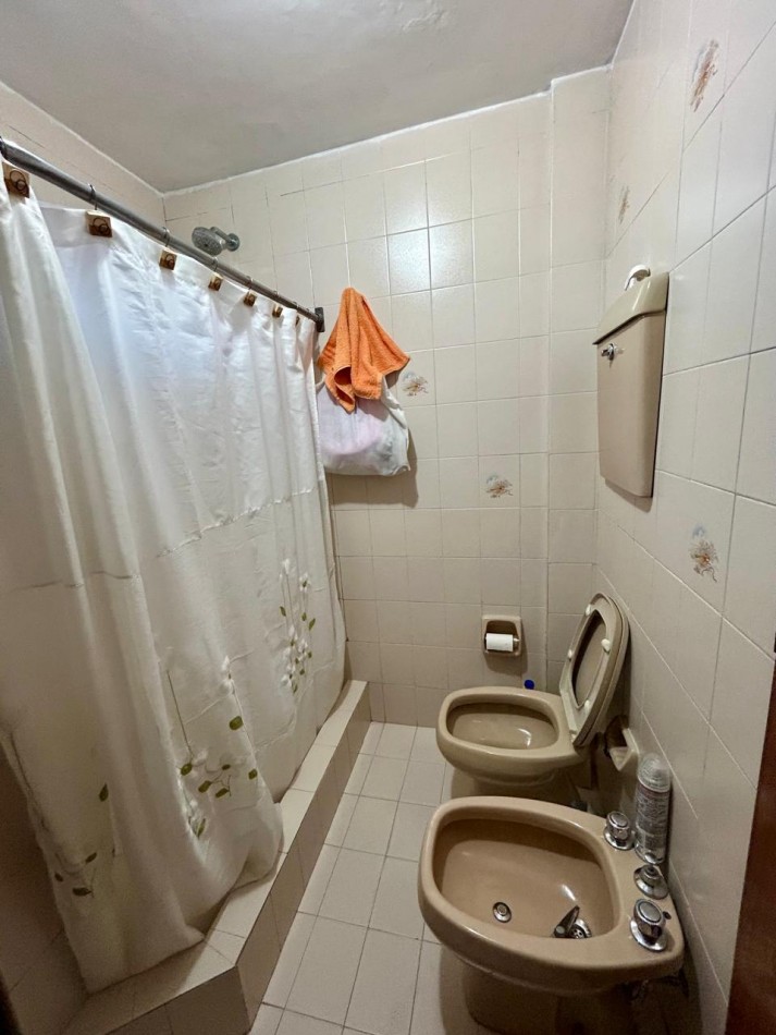 Casa 5amb. c/ Pileta - Lote de 11x25