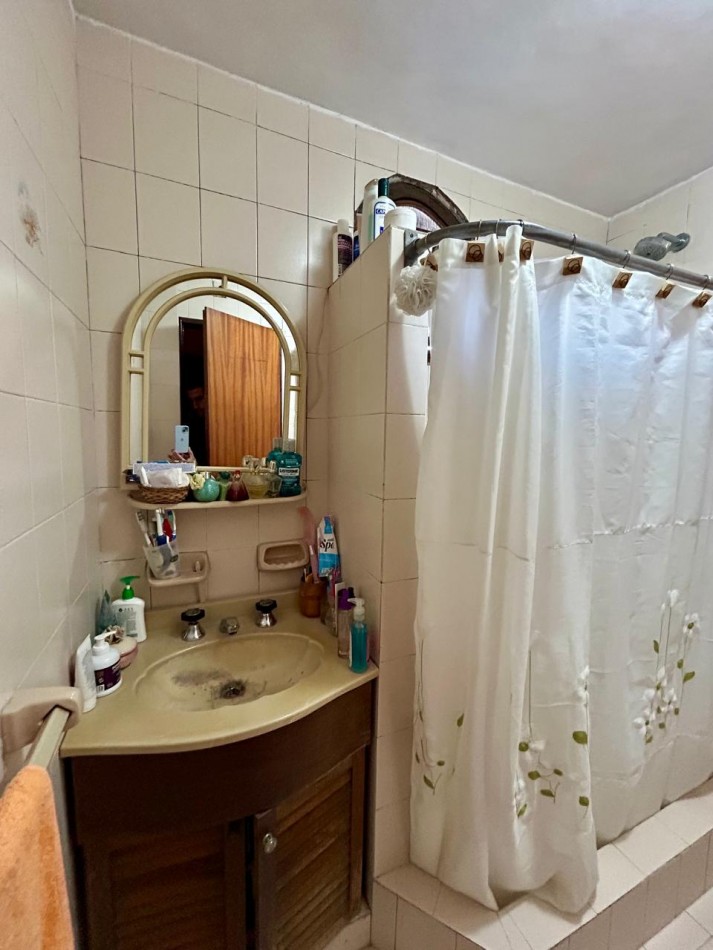 Casa 5amb. c/ Pileta - Lote de 11x25