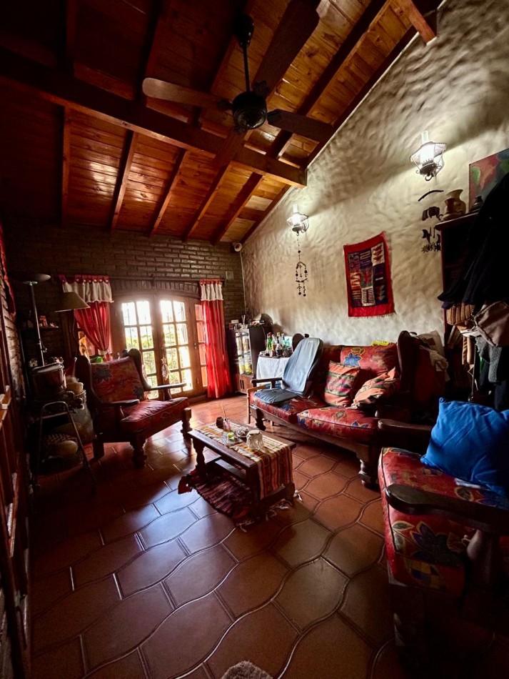 Casa 5amb. c/ Pileta - Lote de 11x25