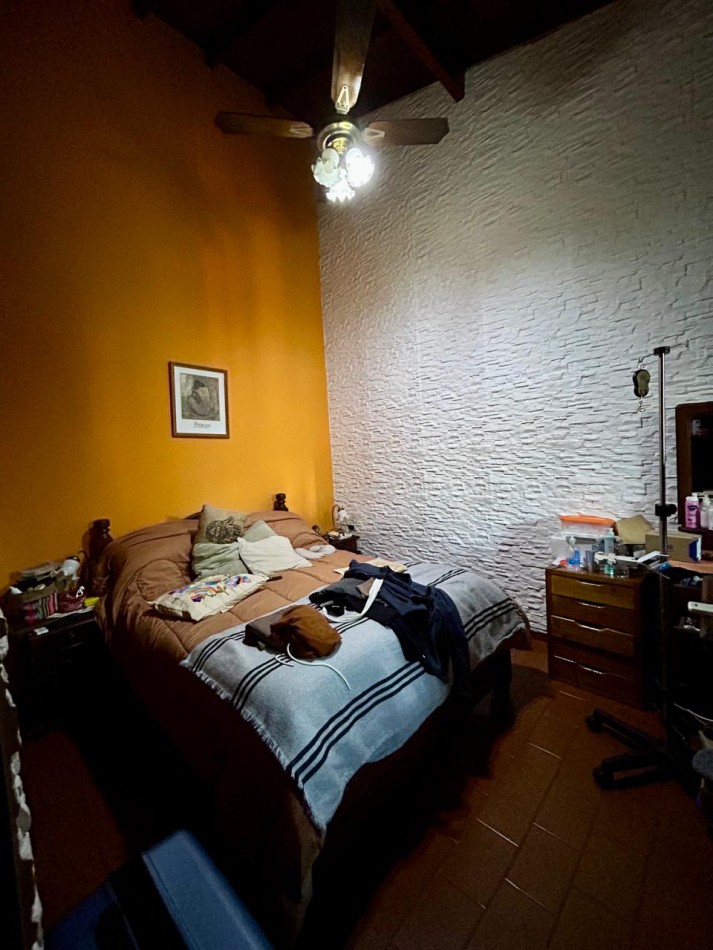 Casa 5amb. c/ Pileta - Lote de 11x25