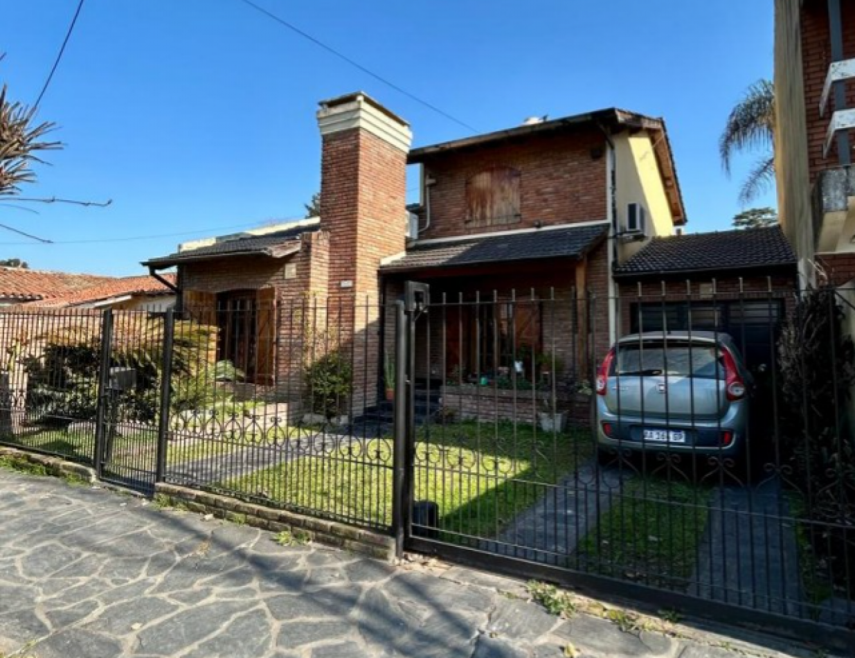 Casa 5amb. c/ Pileta - Lote de 11x25
