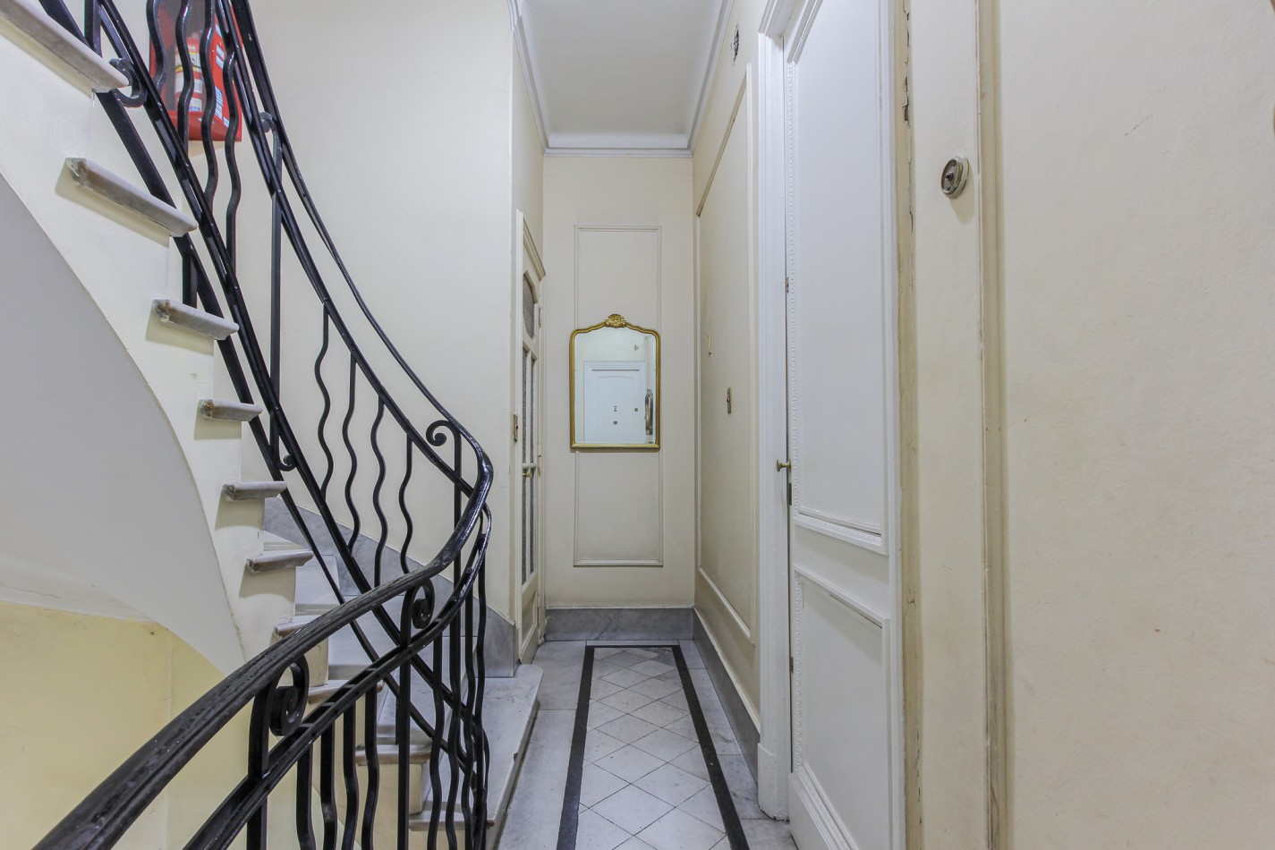 Venta espectacular piso de 5 ambientes, c/ baulera, Recoleta