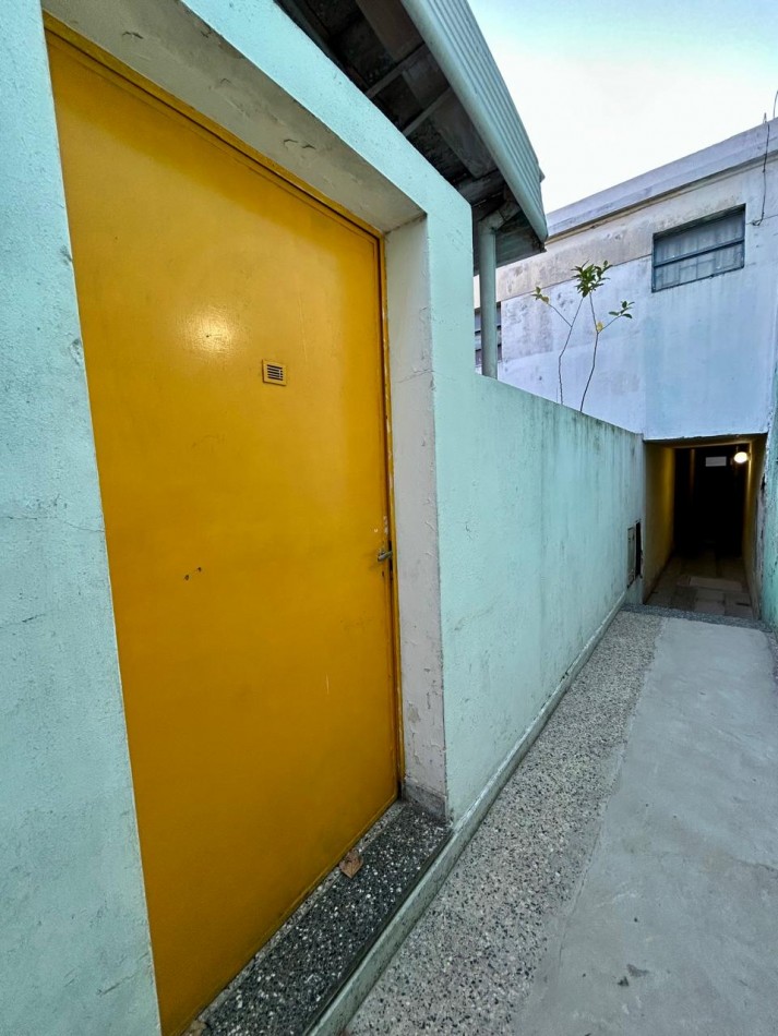 Venta PH 2 Amb. Sobre Chilavert a Refaccionar