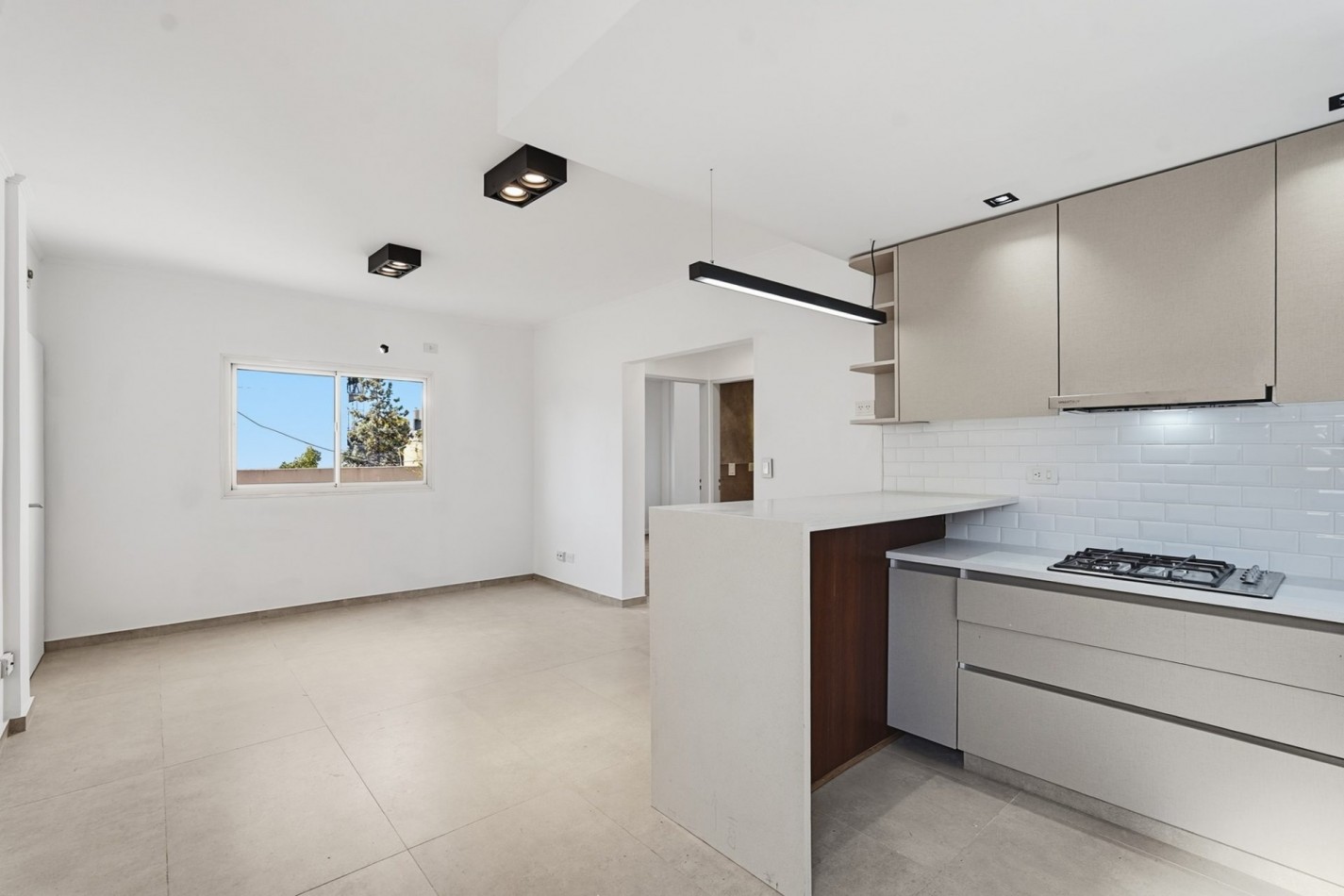 Venta departamento de 3 ambientes, con cochera, terraza con parrilla y minipiscina, Villa Lugano