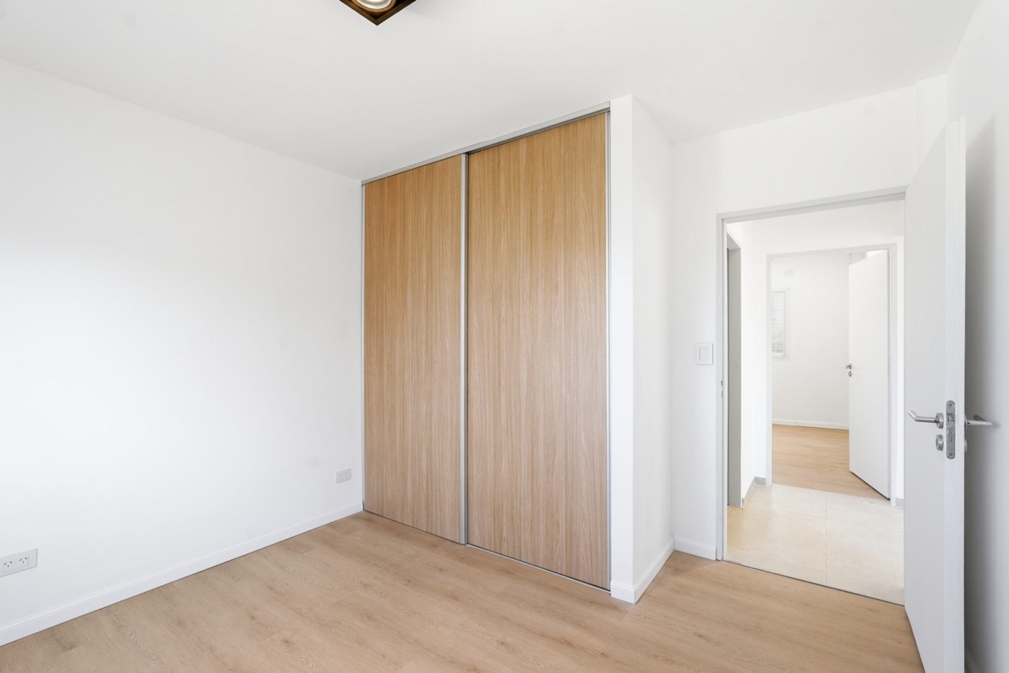 Venta departamento de 3 ambientes, con cochera, terraza con parrilla y minipiscina, Villa Lugano