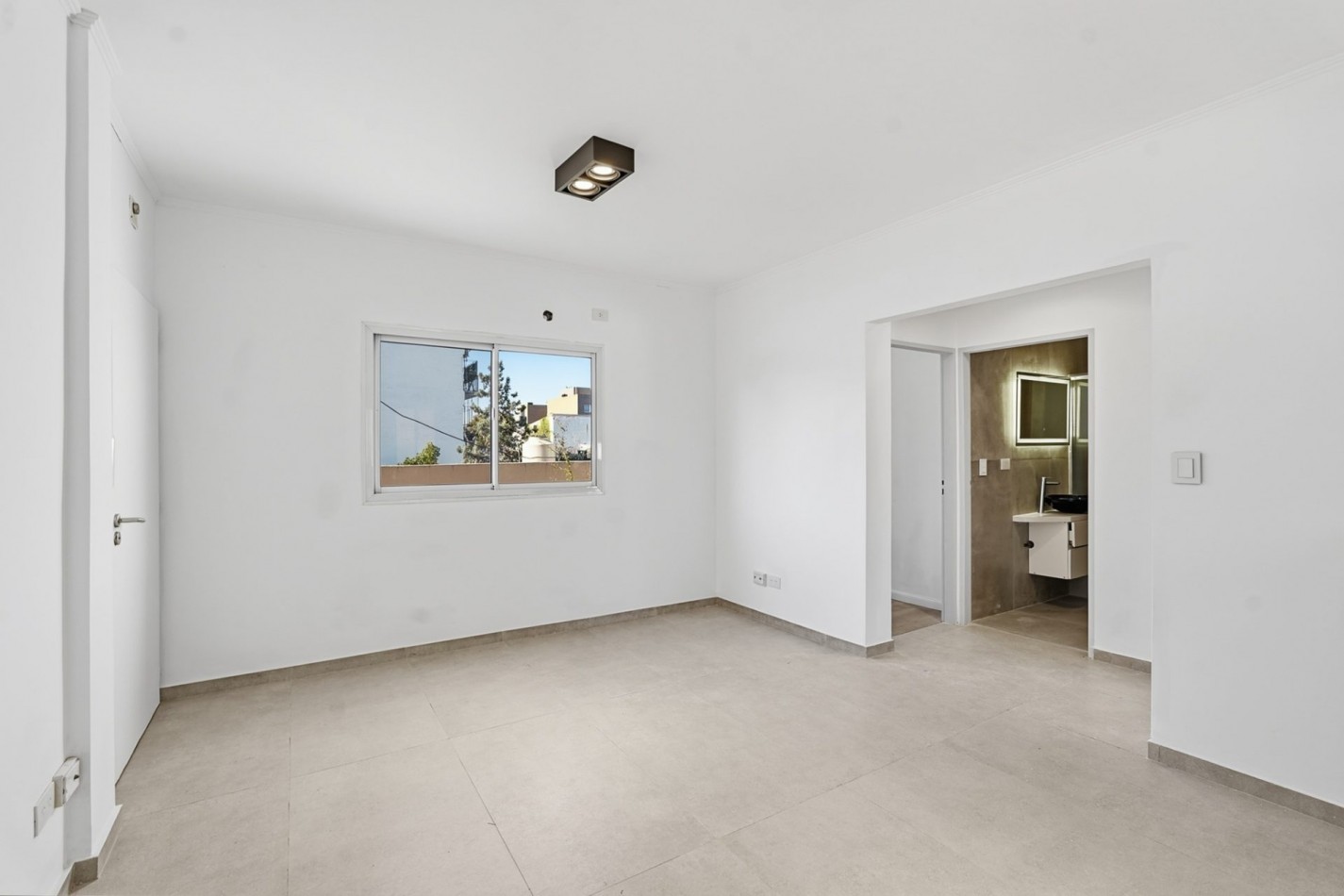 Venta departamento de 3 ambientes, con cochera, terraza con parrilla y minipiscina, Villa Lugano