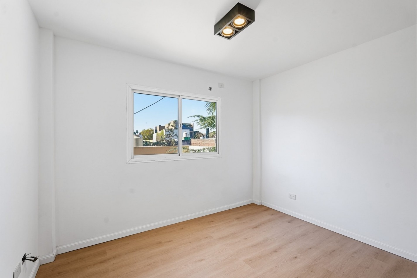 Venta departamento de 3 ambientes, con cochera, terraza con parrilla y minipiscina, Villa Lugano