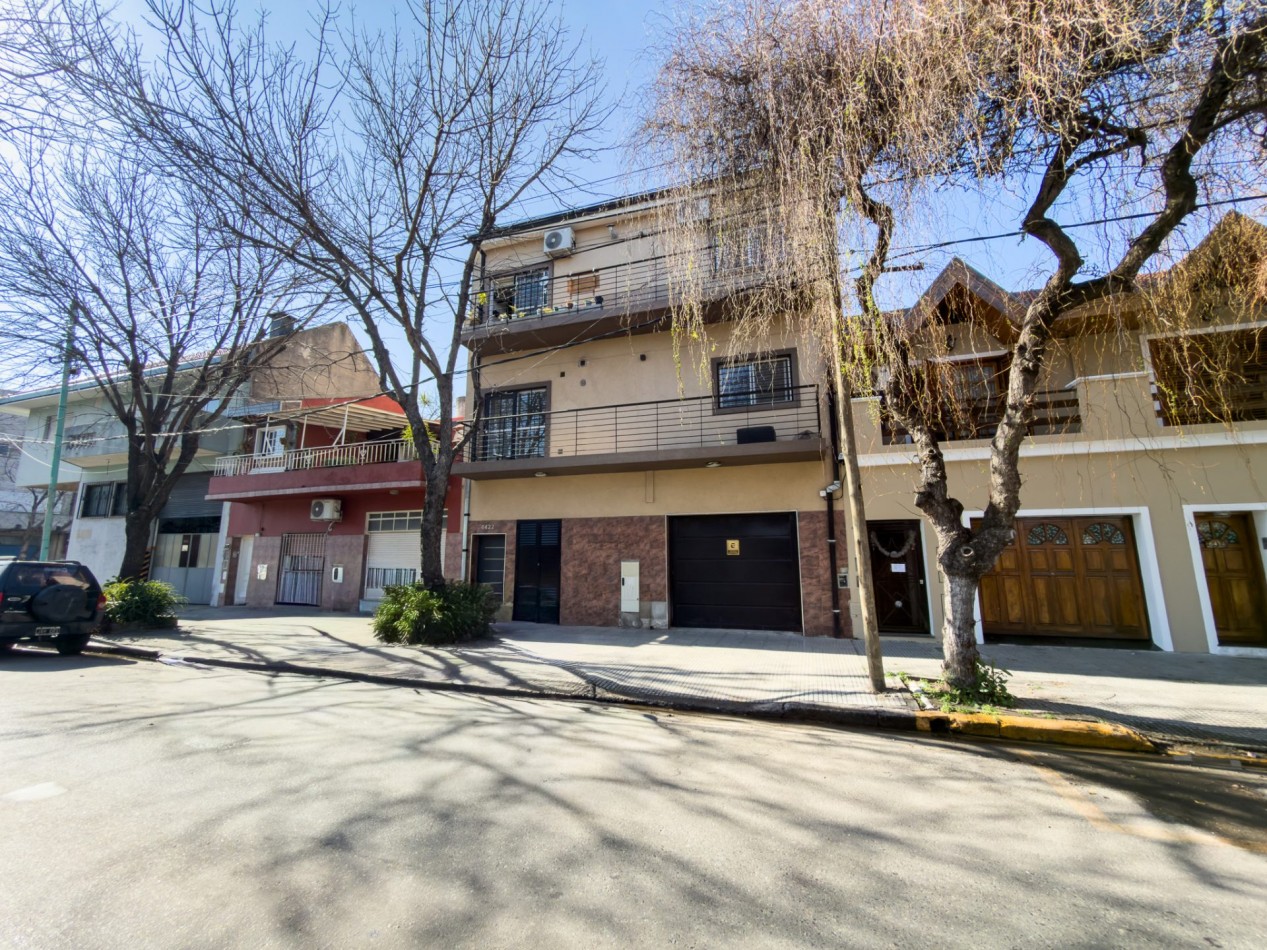 Venta departamento de 3 ambientes, con cochera, terraza con parrilla y minipiscina, Villa Lugano