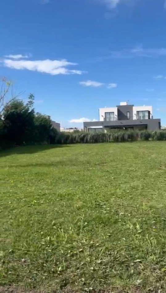 Venta de lote en country horizontes al sur
