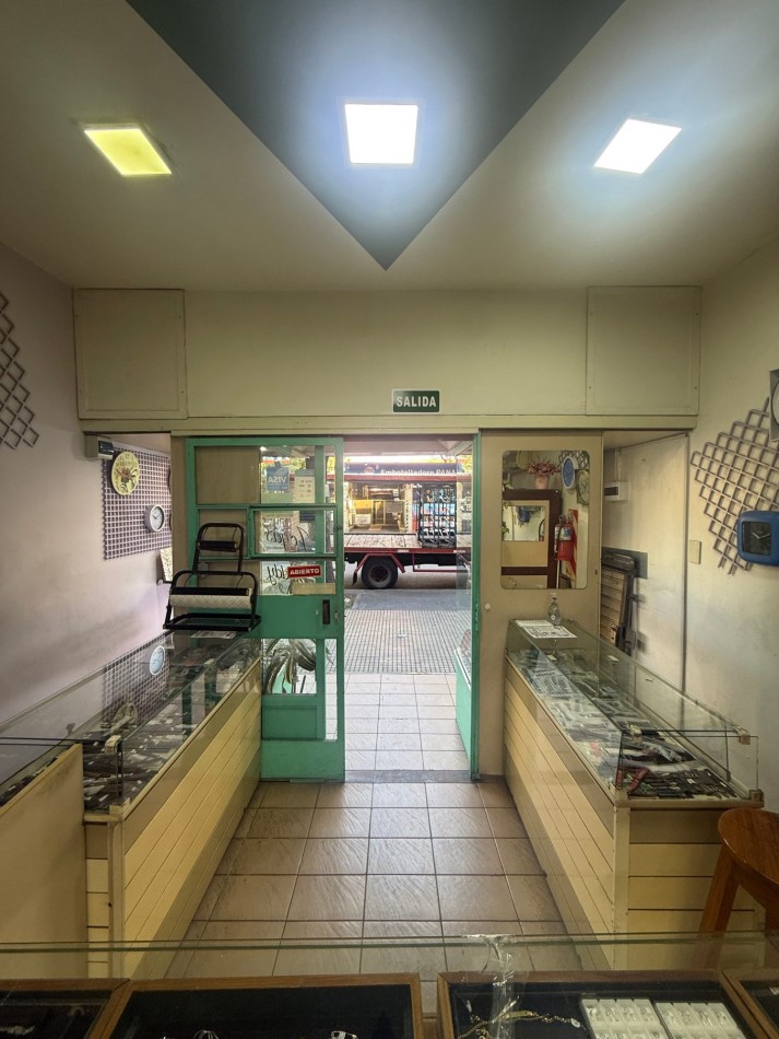 Venta local comercial sobre calle Chilavert, Villa Lugano