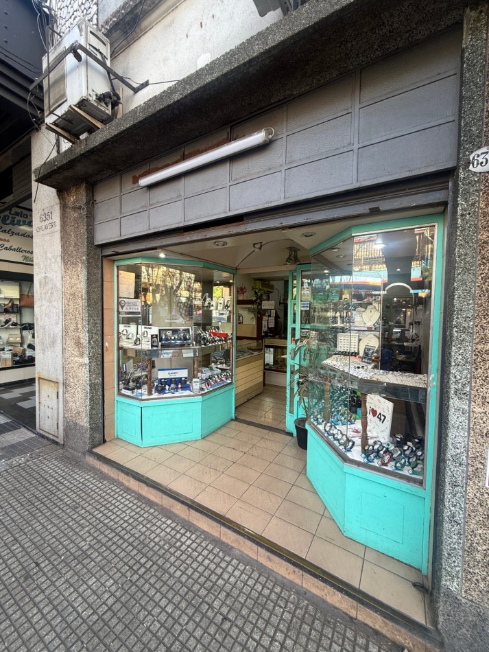 Venta local comercial sobre calle Chilavert, Villa Lugano