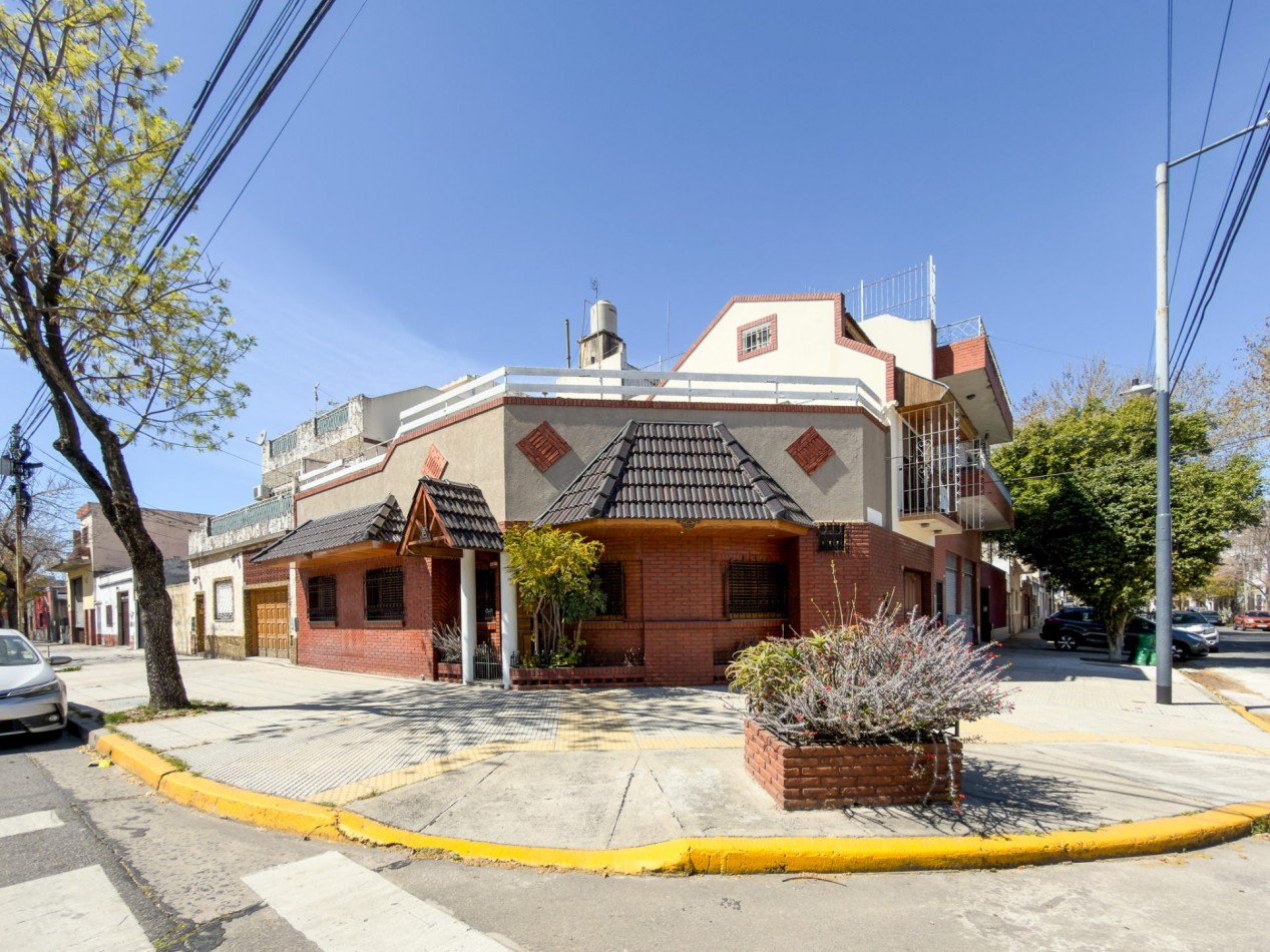 Venta PH 4 ambientes con quincho y cochera, Villa Lugano