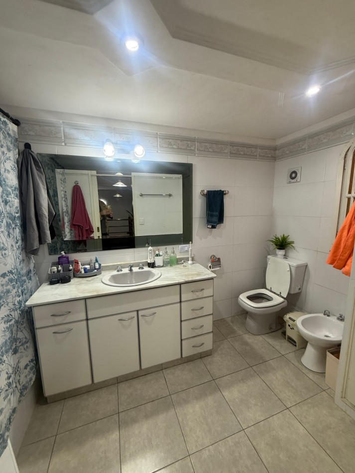 Venta casa multifamiliar en dos plantas, Villa Lugano