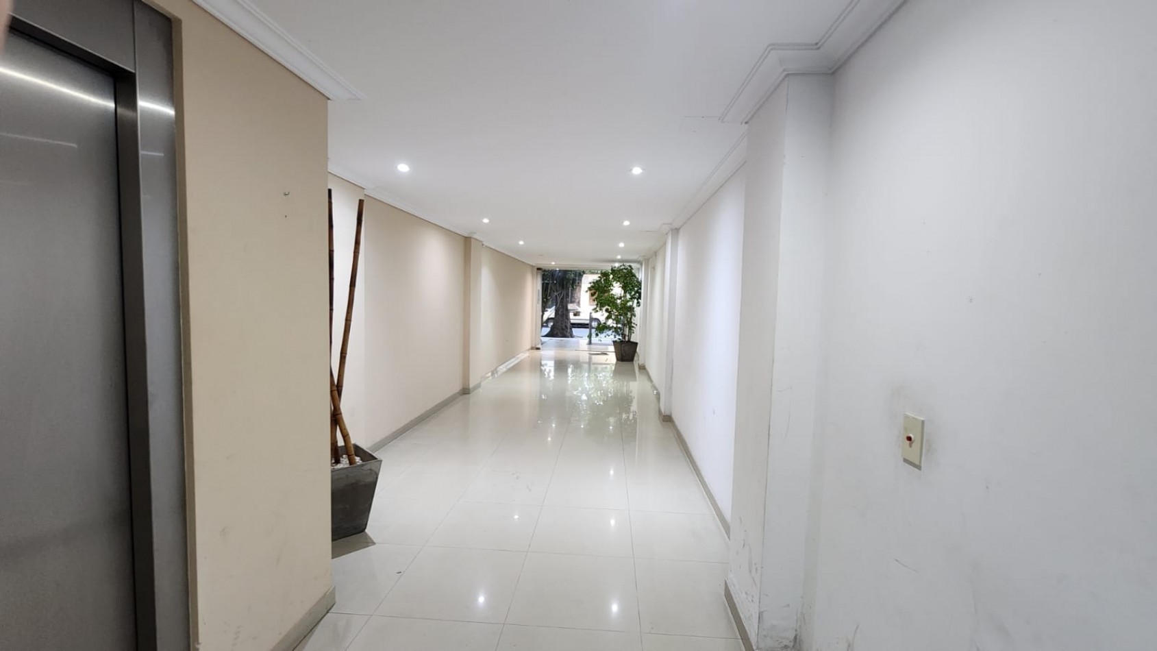 VENTA departamento 2 ambientes, con patio y cochera, Villa Lugano