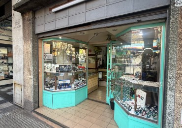 Venta local comercial sobre calle Chilavert, Villa Lugano